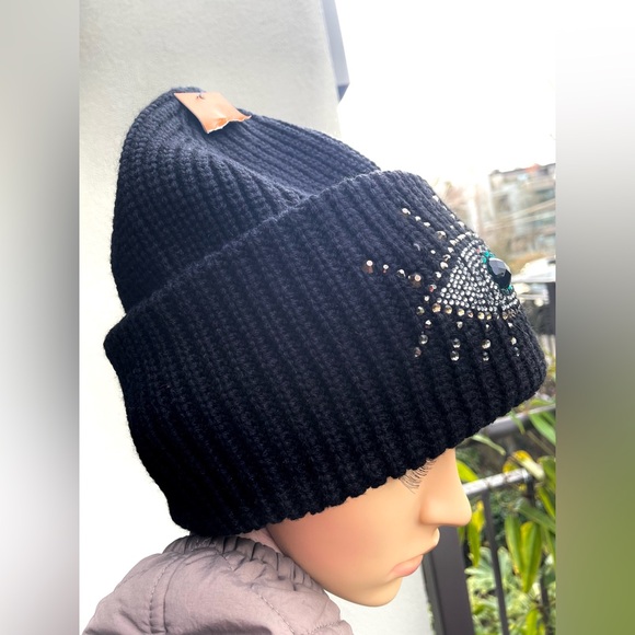 Black Beanie with Eye Design by Kurt Geiger.
NWOT - Picture 13 of 17